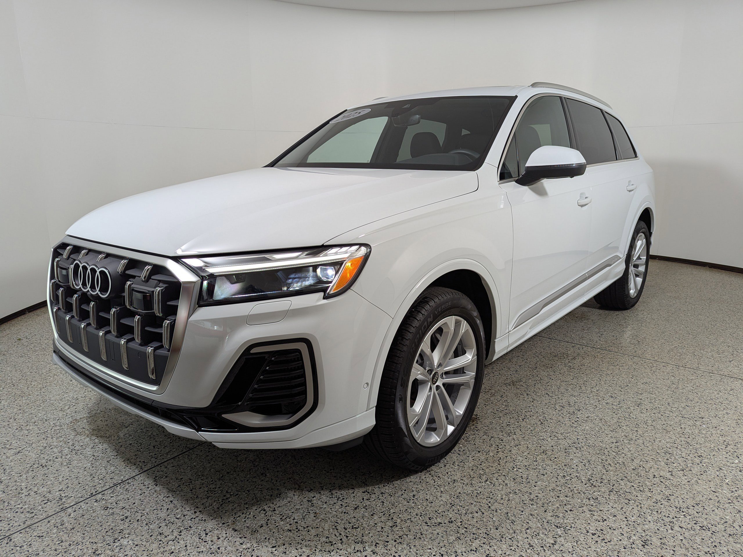Certified 2025 Audi Q7 3.0T Premium image 5