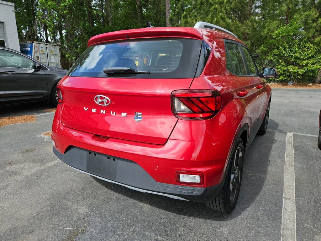 Used 2022 Hyundai Venue SEL w/ Cargo Package image 7