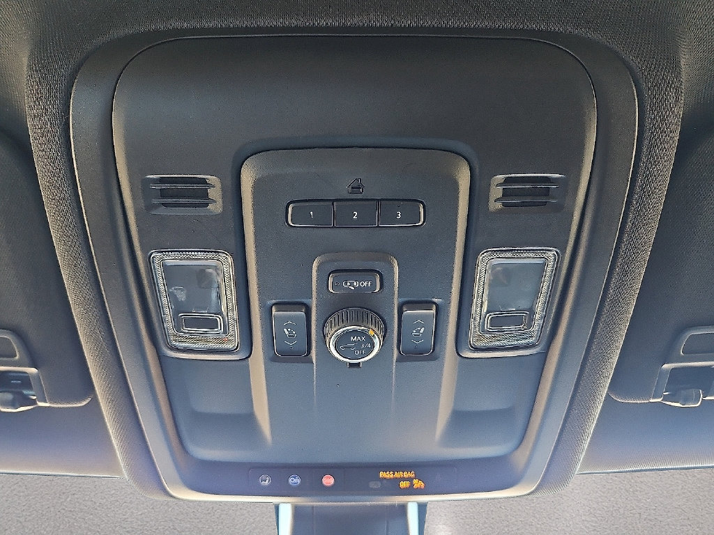 Used 2022 Chevrolet Tahoe LT w/ Luxury Package RWD image 28