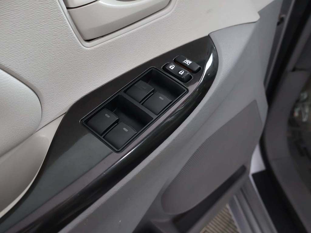 Used 2011 Toyota Sienna LE w/ Towing Pkg FWD image 29