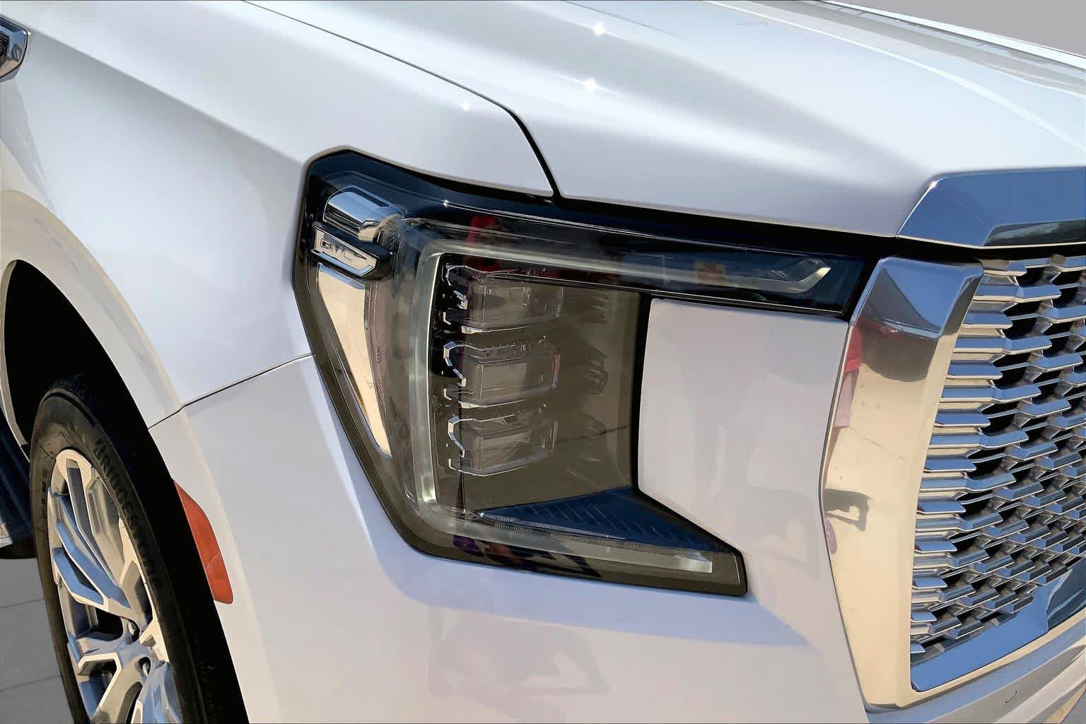 Used 2023 GMC Yukon Denali w/ Advanced Technology Package AWD/4WD image 27
