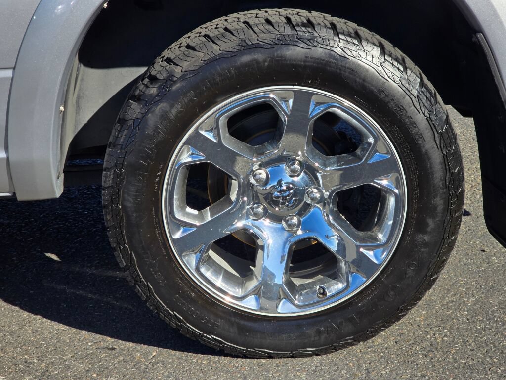 Used 2017 RAM 1500 Laramie AWD/4WD image 10