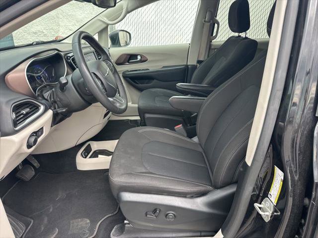 Certified 2023 Chrysler Voyager LX FWD image 11