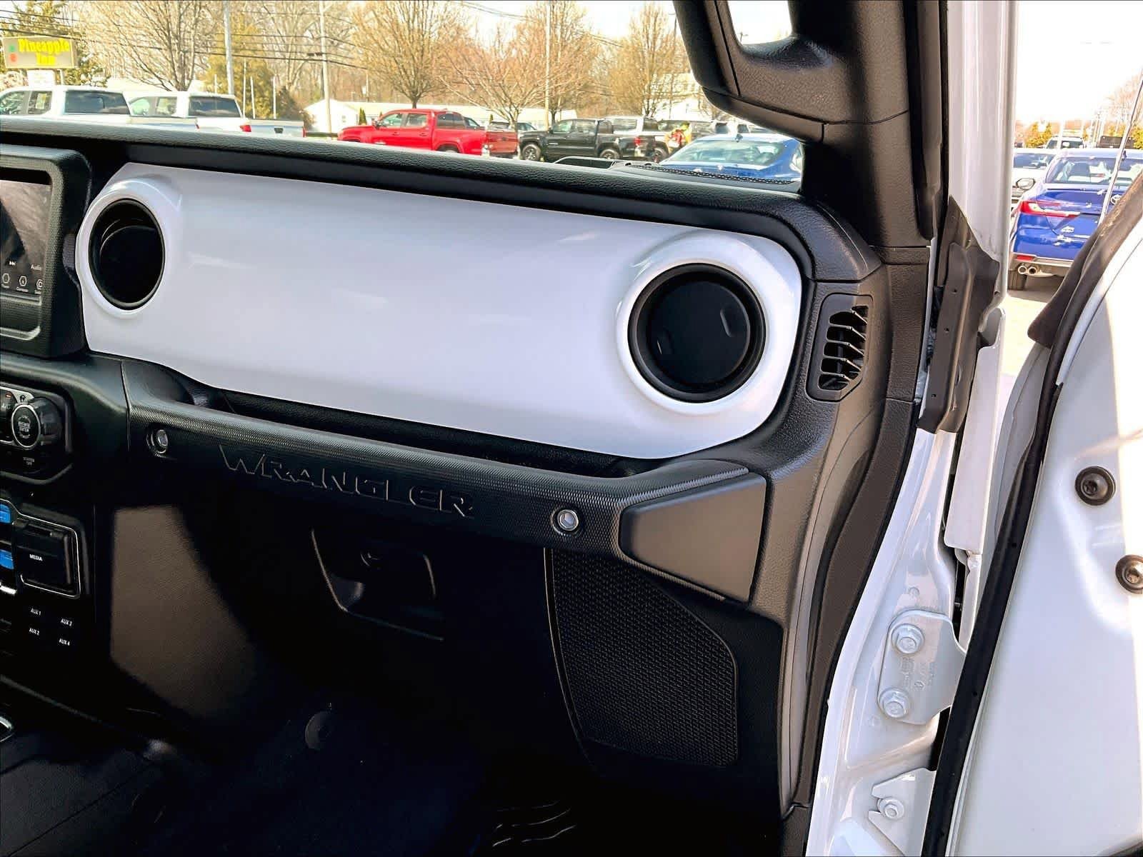 Used 2023 Jeep Wrangler Unlimited image 13