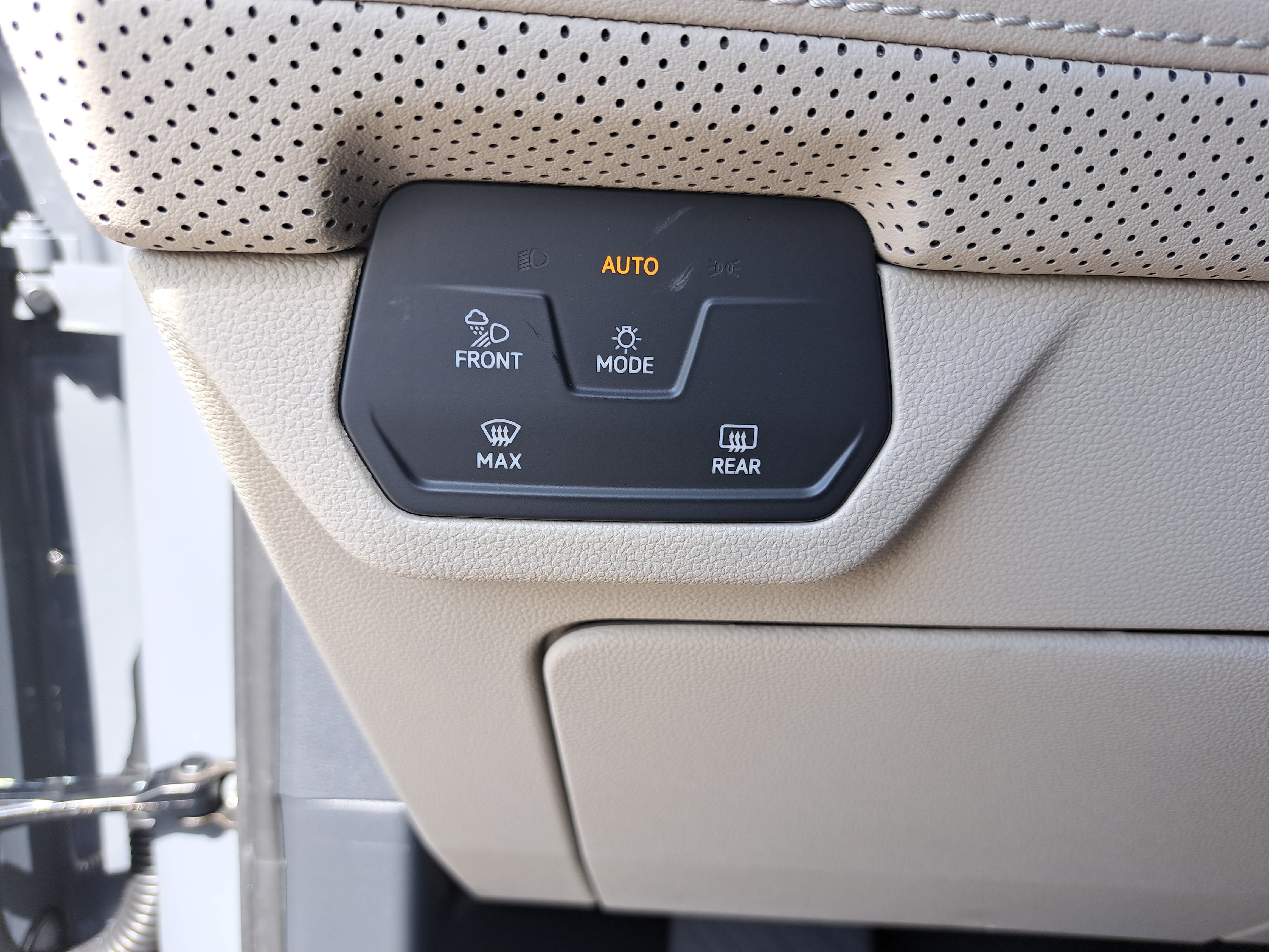 New 2026 Volkswagen Atlas SE FWD image 26