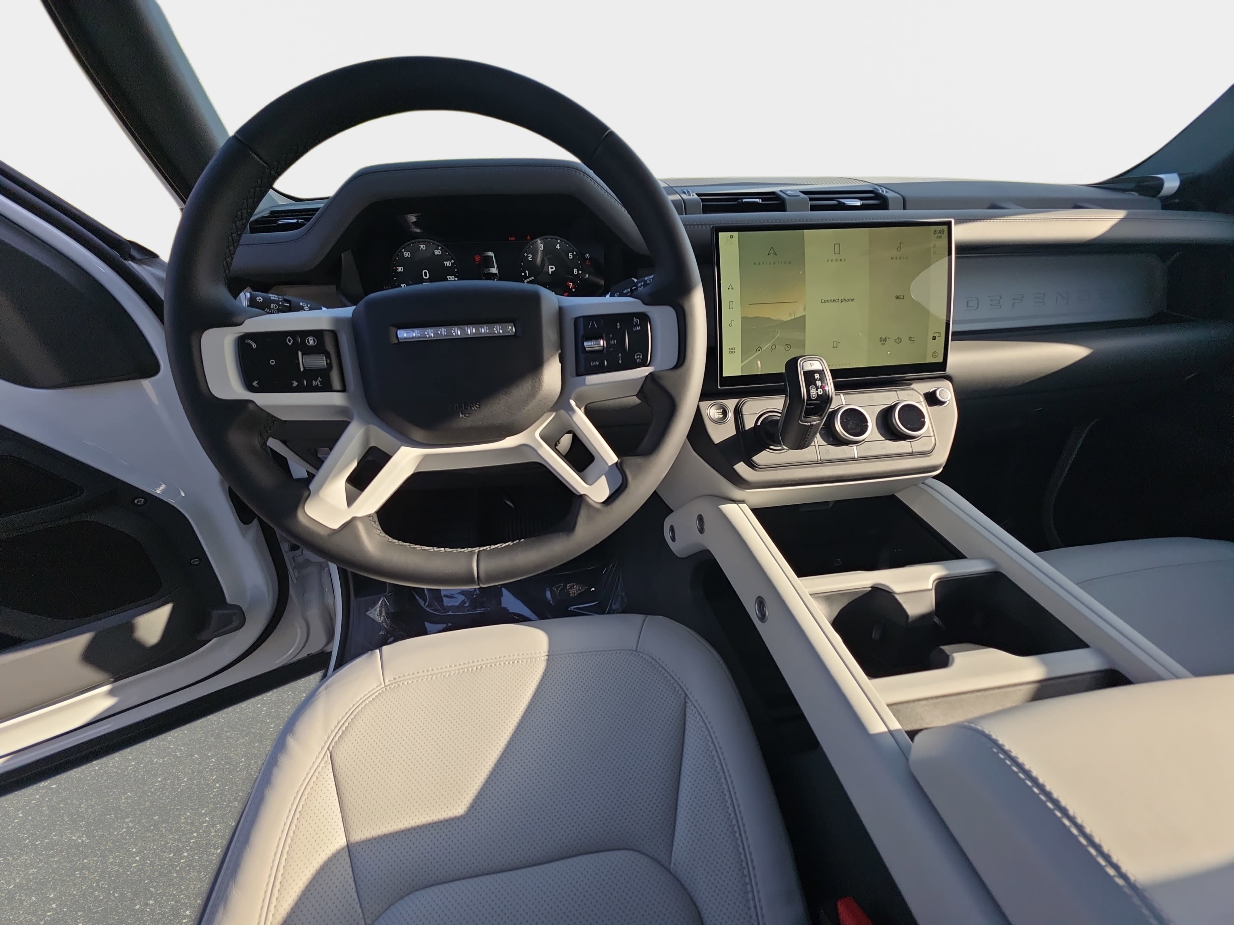 New 2026 Land Rover Defender 130 X-Dynamic SE AWD/4WD image 17