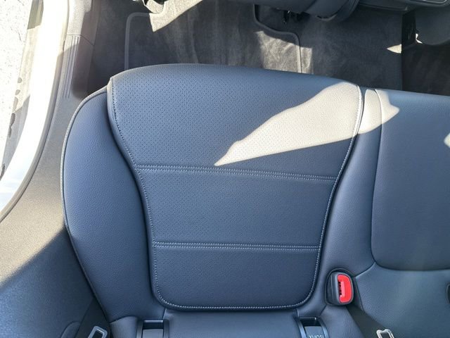 Used 2025 Mercedes-Benz GLC 300 4MATIC image 21