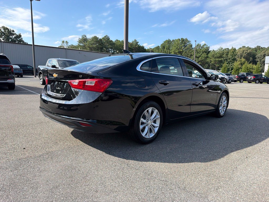 Used 2025 Chevrolet Malibu LT FWD image 5