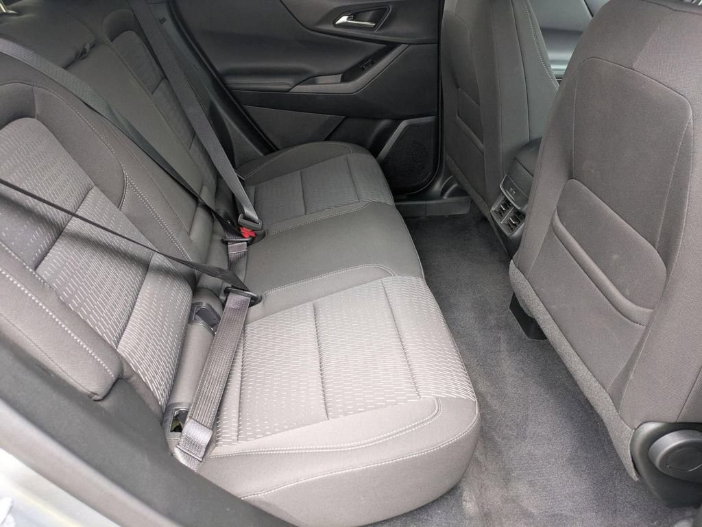 Used 2025 Chevrolet Equinox LT FWD image 30