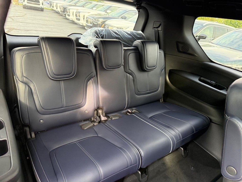 New 2027 INFINITI QX80 Sensory AWD/4WD image 5
