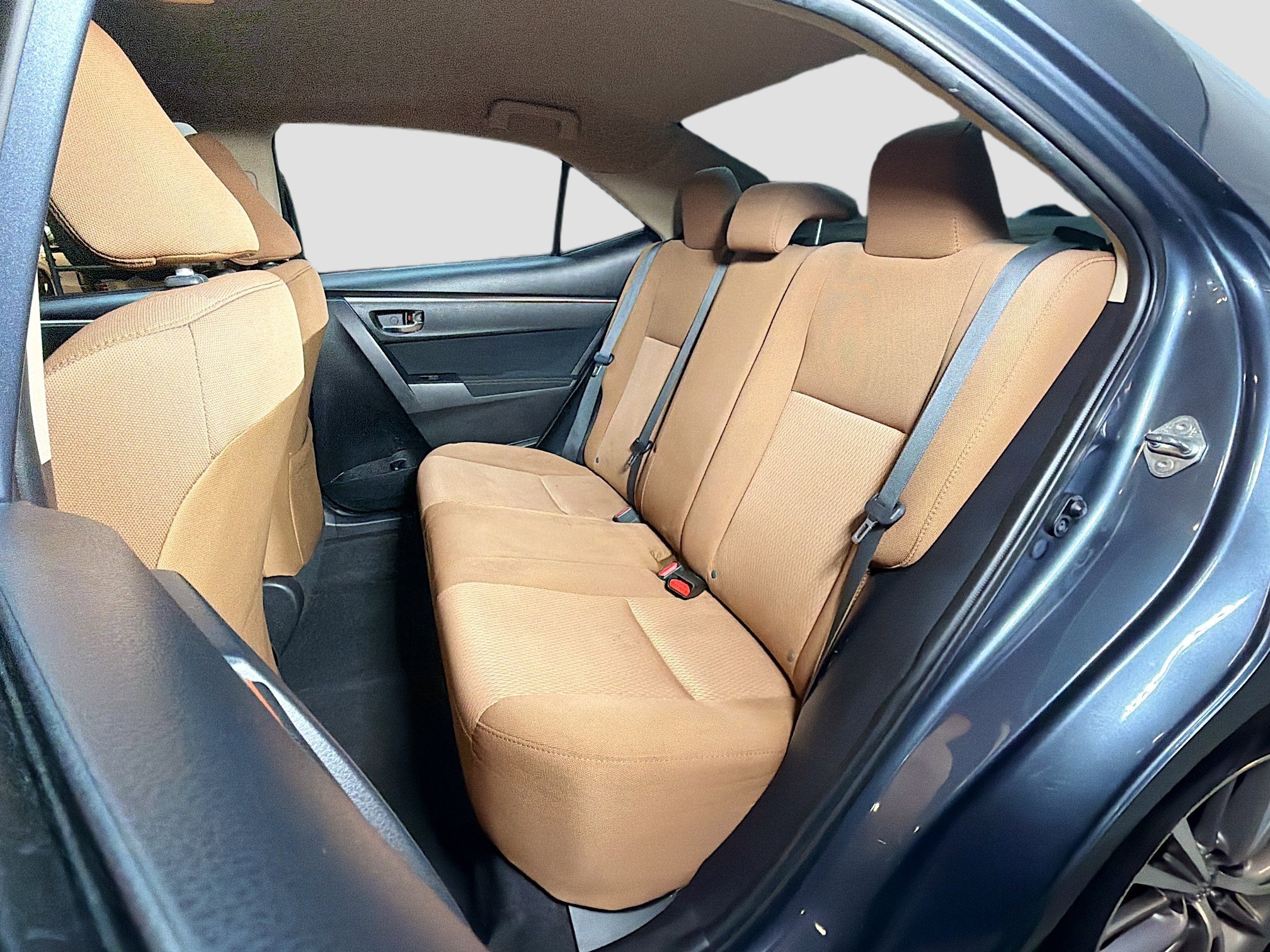 Used 2014 Toyota Corolla LE image 25