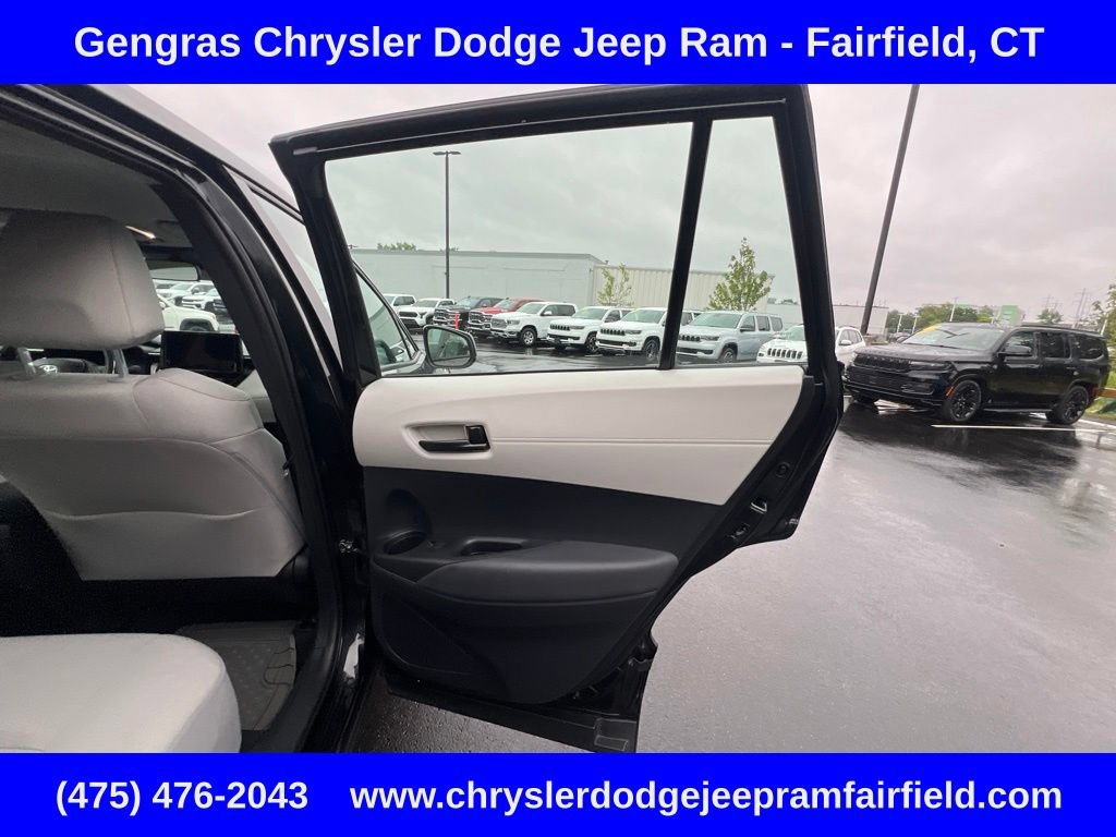 Used 2026 Toyota Corolla Cross L AWD/4WD image 21