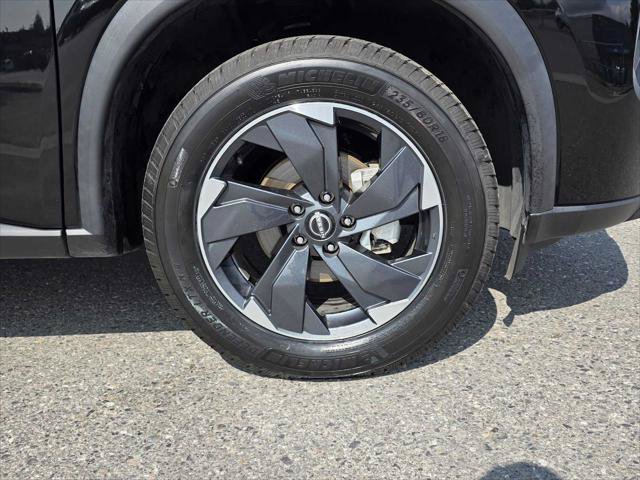 Used 2025 Nissan Rogue SV AWD/4WD image 9
