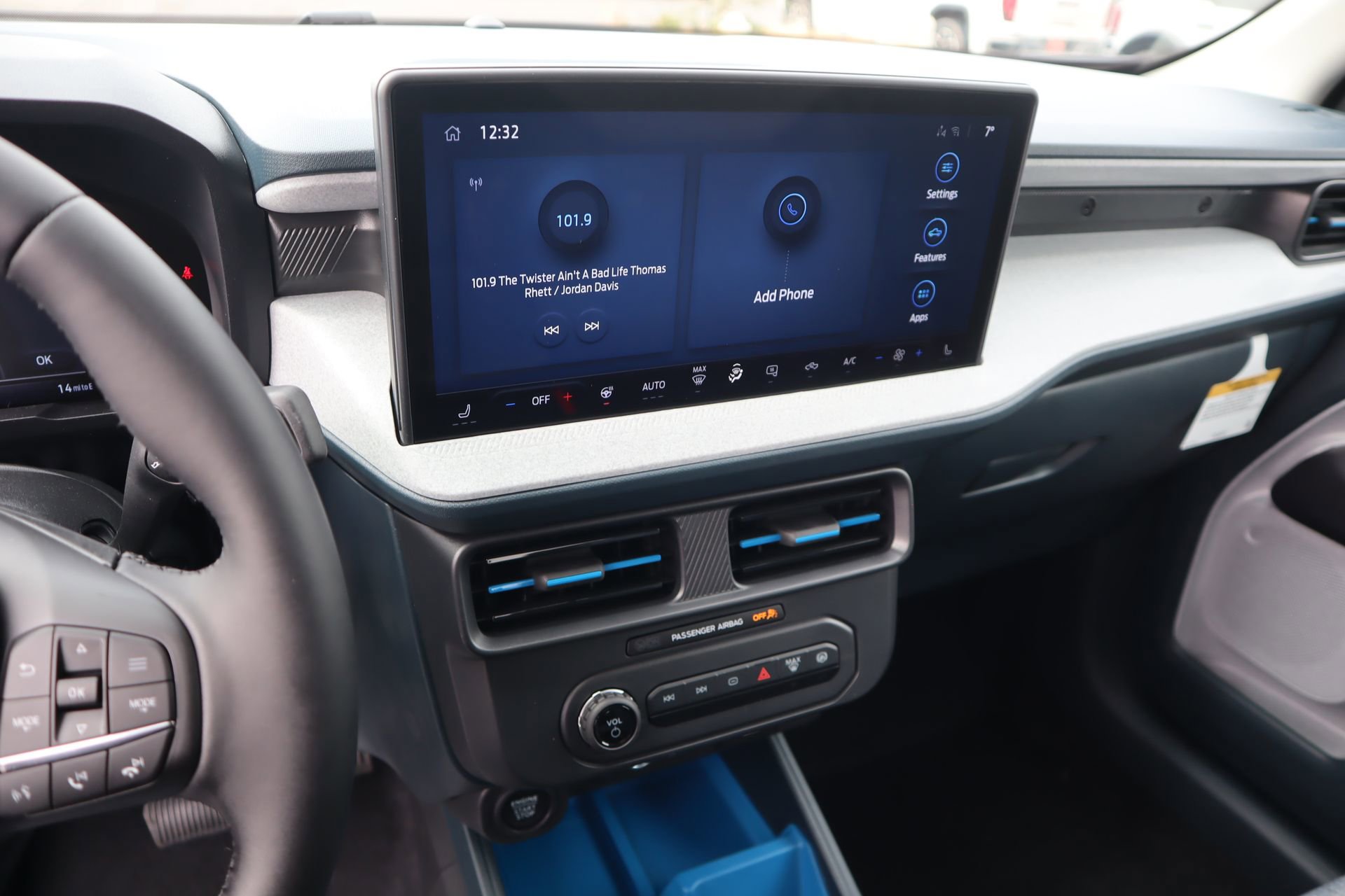 New 2026 Ford Maverick XLT w/ XLT Luxury Package image 5