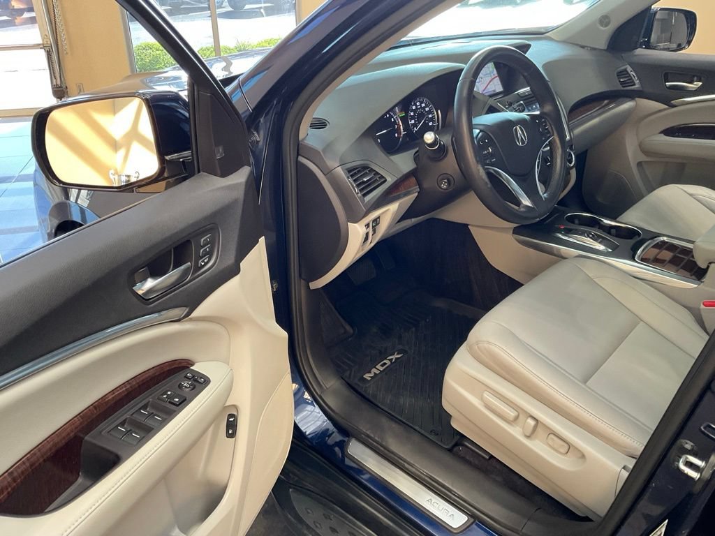 Certified 2017 Acura MDX w/ Technology Package AWD/4WD image 10
