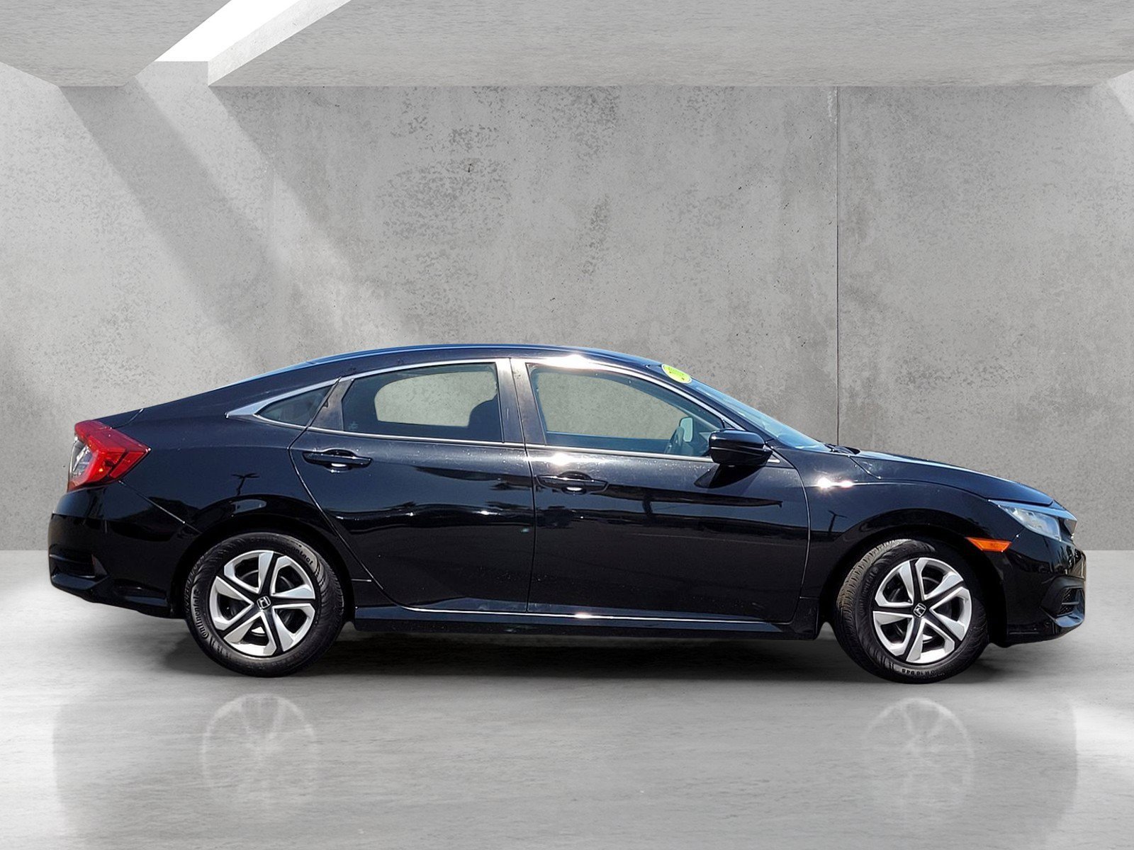 Used 2018 Honda Civic LX image 4