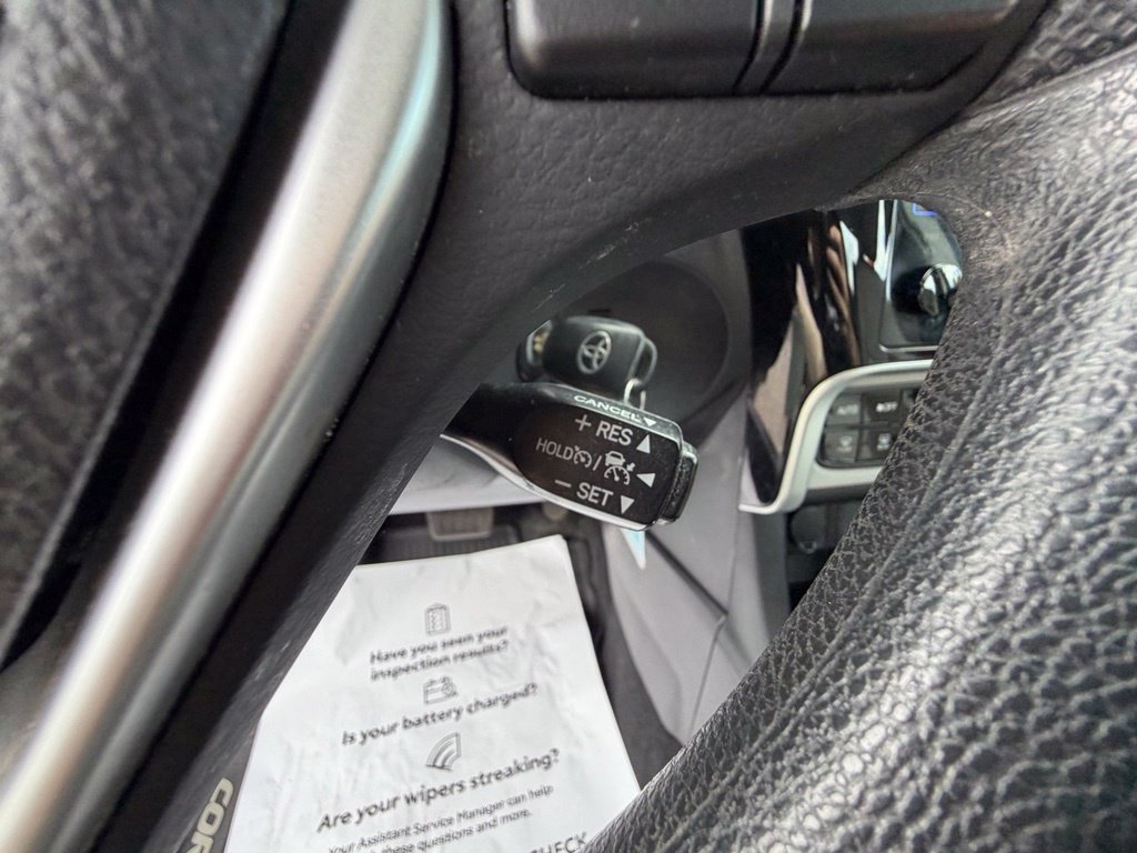Used 2018 Toyota Corolla LE FWD image 30