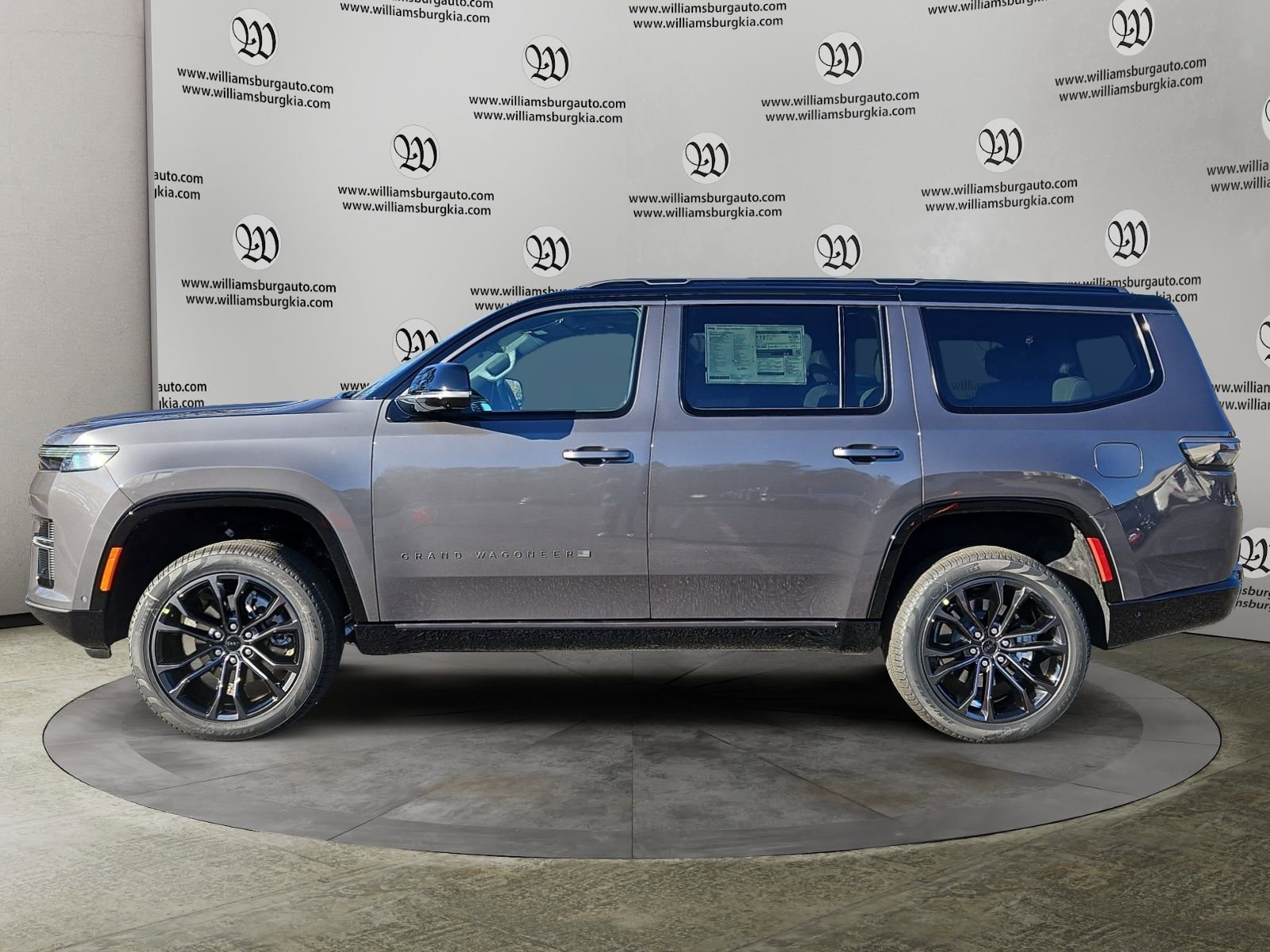 New 2026 Jeep Grand Wagoneer Summit image 2