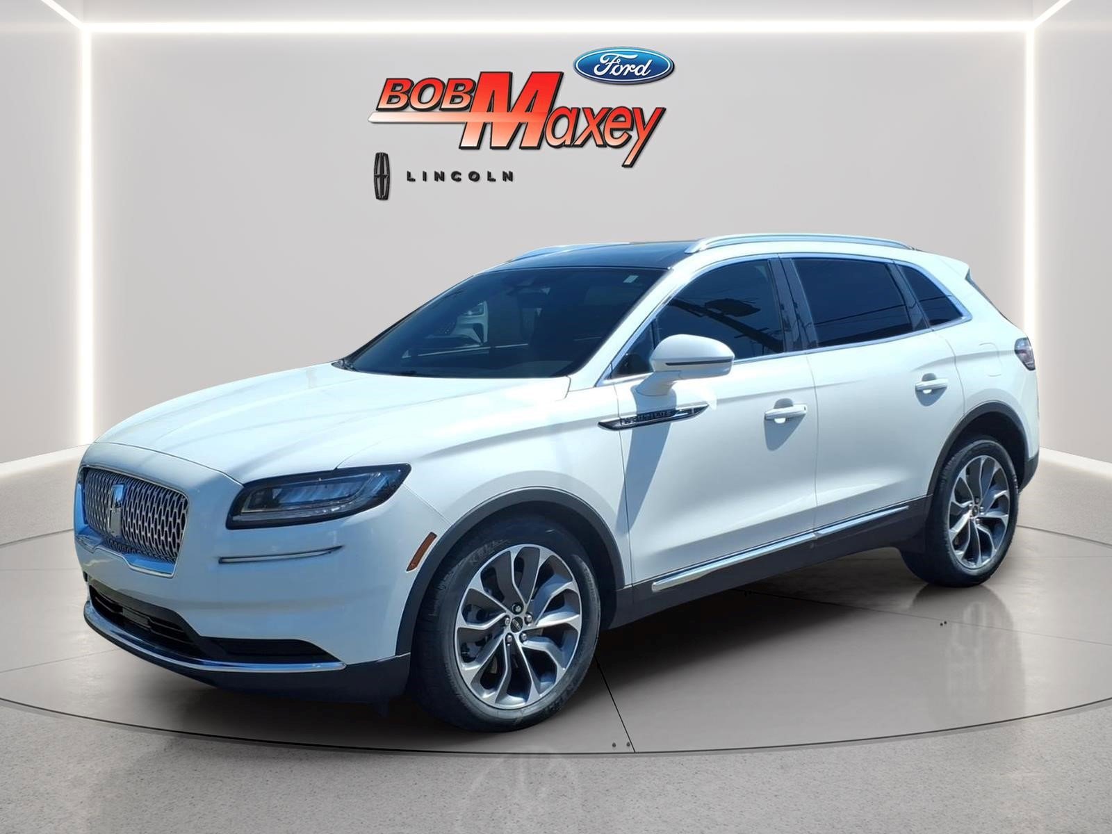 Used 2022 Lincoln Nautilus Reserve AWD/4WD image 1