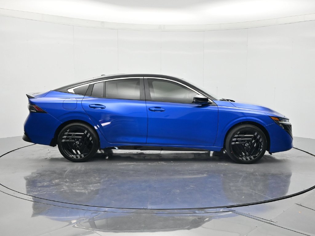 New 2027 Nissan Sentra SR w/ Floor Mat Package FWD image 4