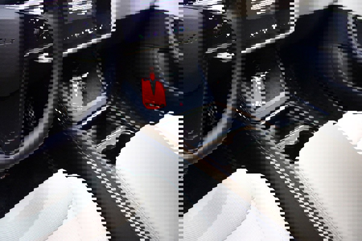 Used 2022 Tesla Model S AWD image 21