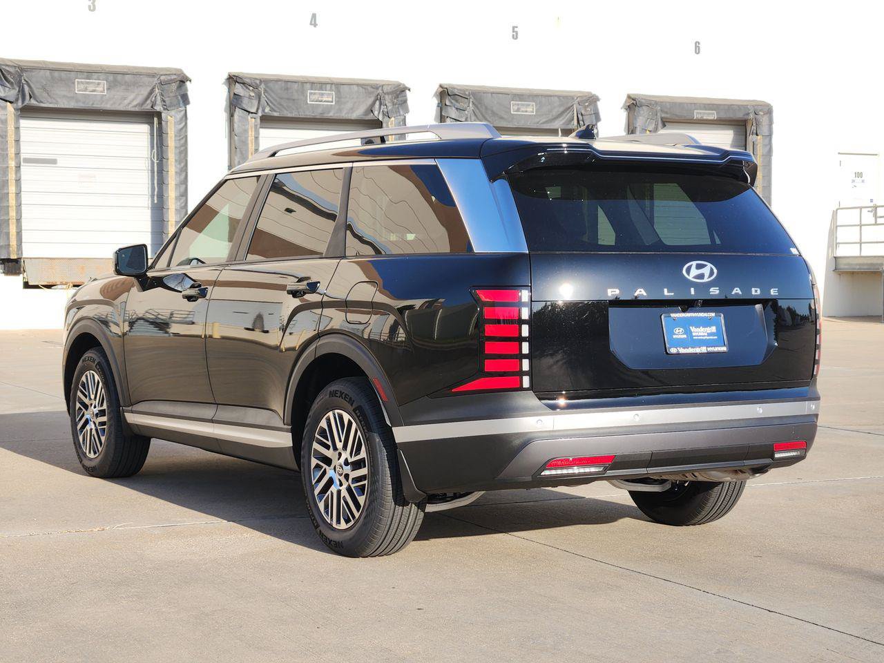 New 2027 Hyundai Palisade SEL FWD image 3