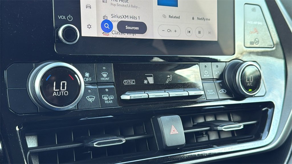 Used 2023 Toyota Highlander LE image 26