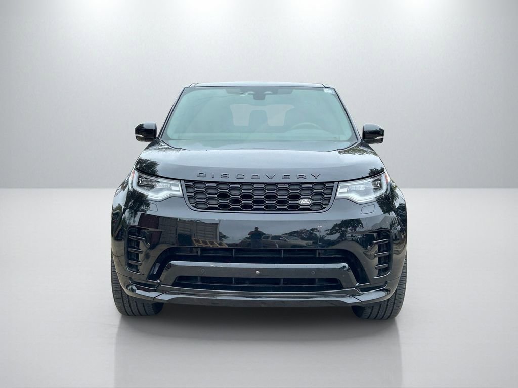 Used 2024 Land Rover Discovery Dynamic SE image 2