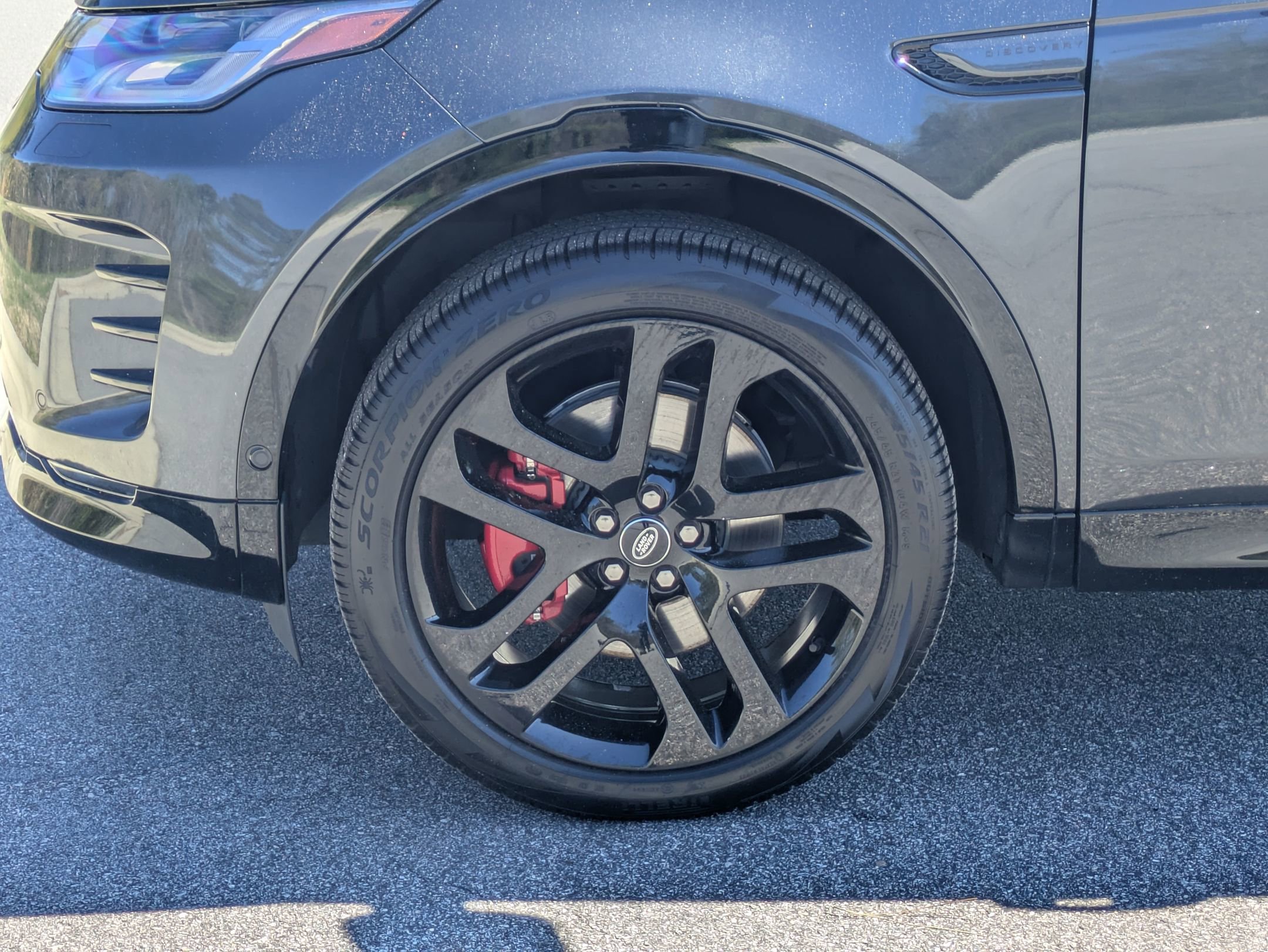 Certified 2025 Land Rover Discovery Sport Dynamic SE image 34