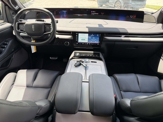 New 2026 Lincoln Navigator L Reserve w/ Jet Appearance Package AWD/4WD image 22