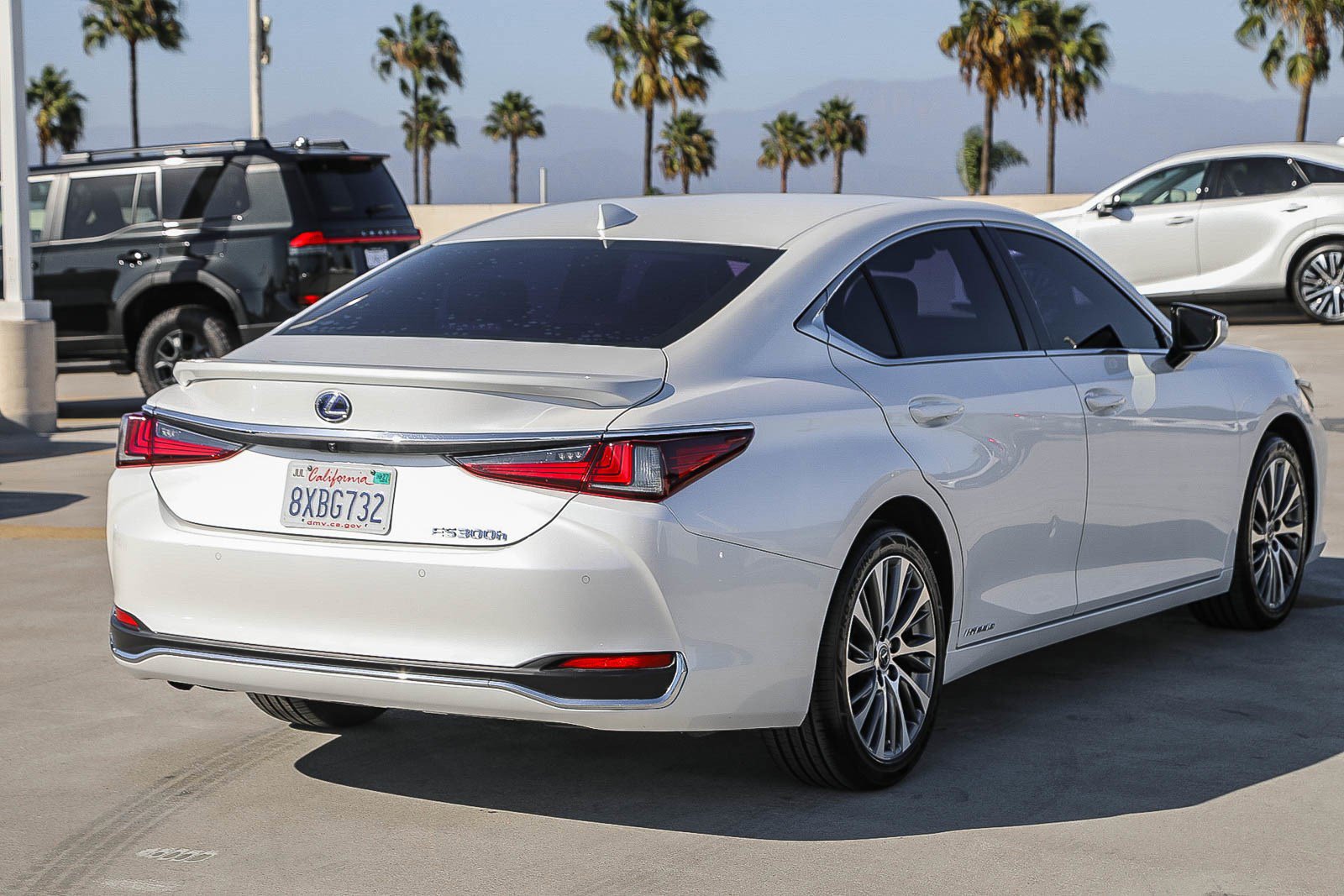 Used 2021 Lexus ES 300h w/ Premium Package FWD image 7