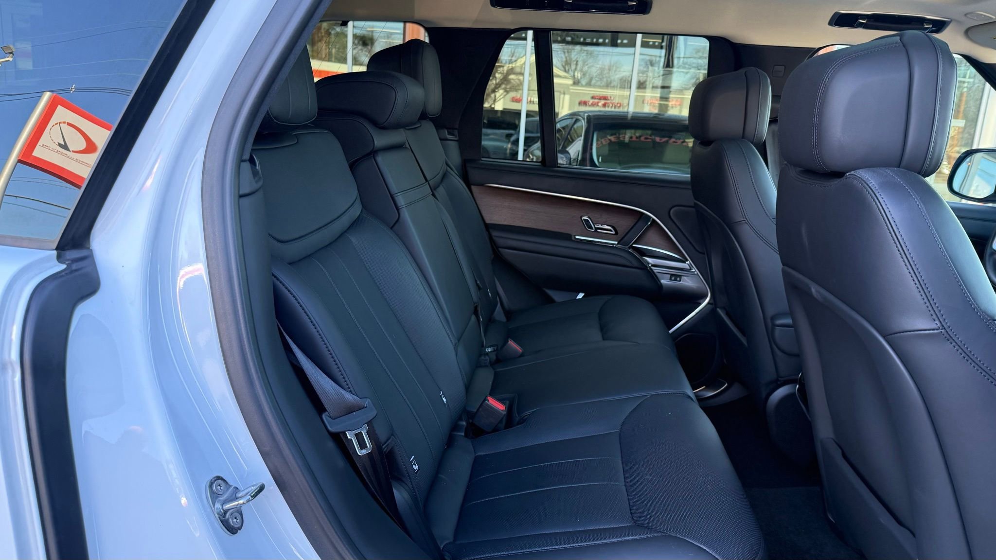 Used 2025 Land Rover Range Rover SE image 20