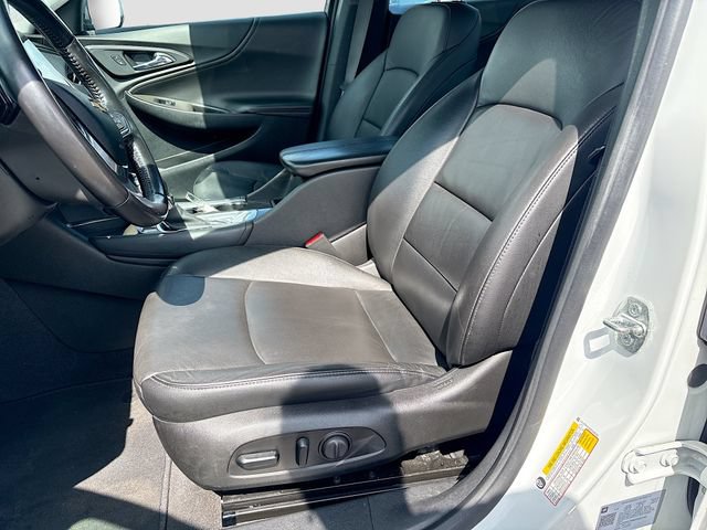 Used 2021 Chevrolet Malibu LT w/ Leather Package FWD image 17