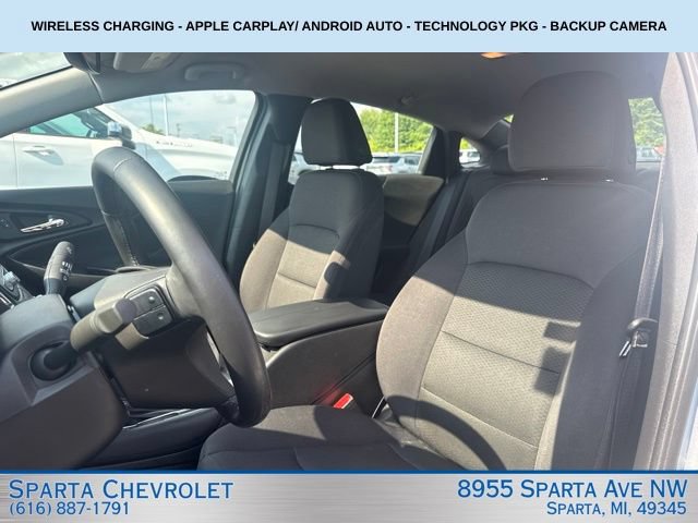 Used 2017 Chevrolet Malibu LT FWD image 11