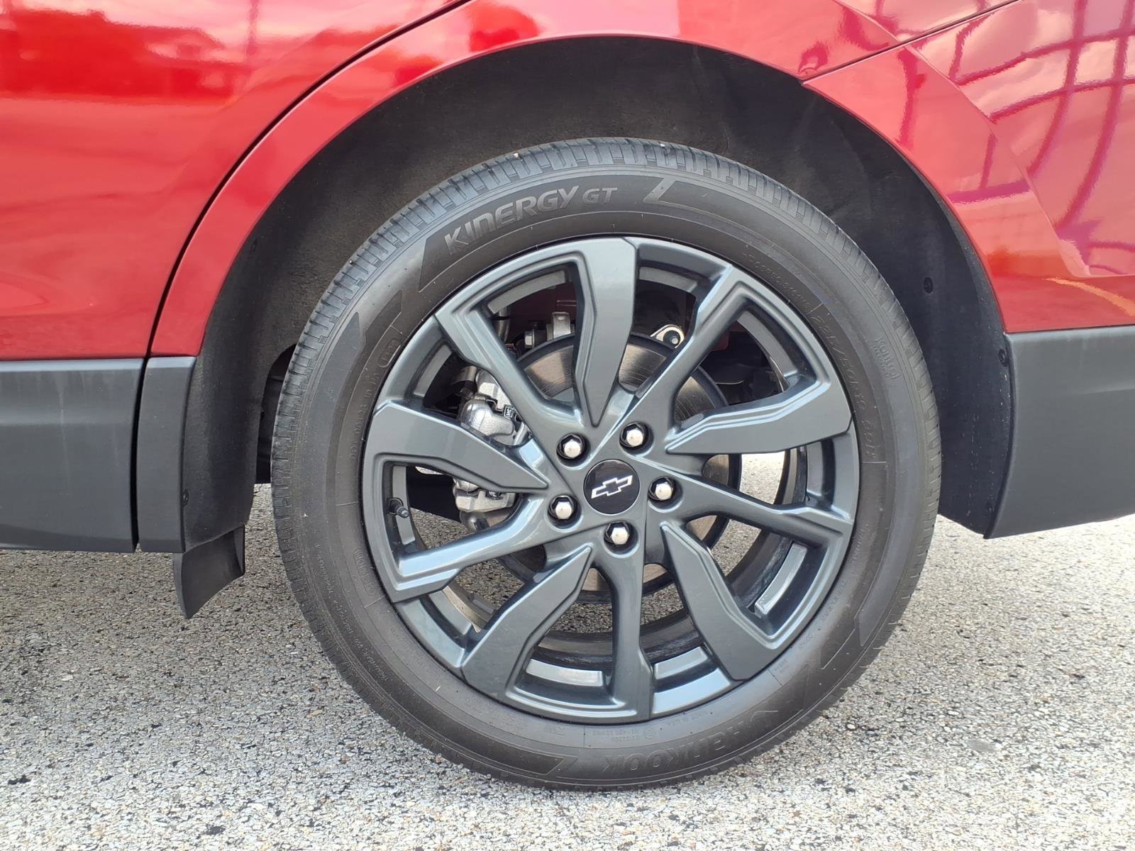 Certified 2023 Chevrolet Equinox RS w/ RS Leather Package AWD/4WD image 6