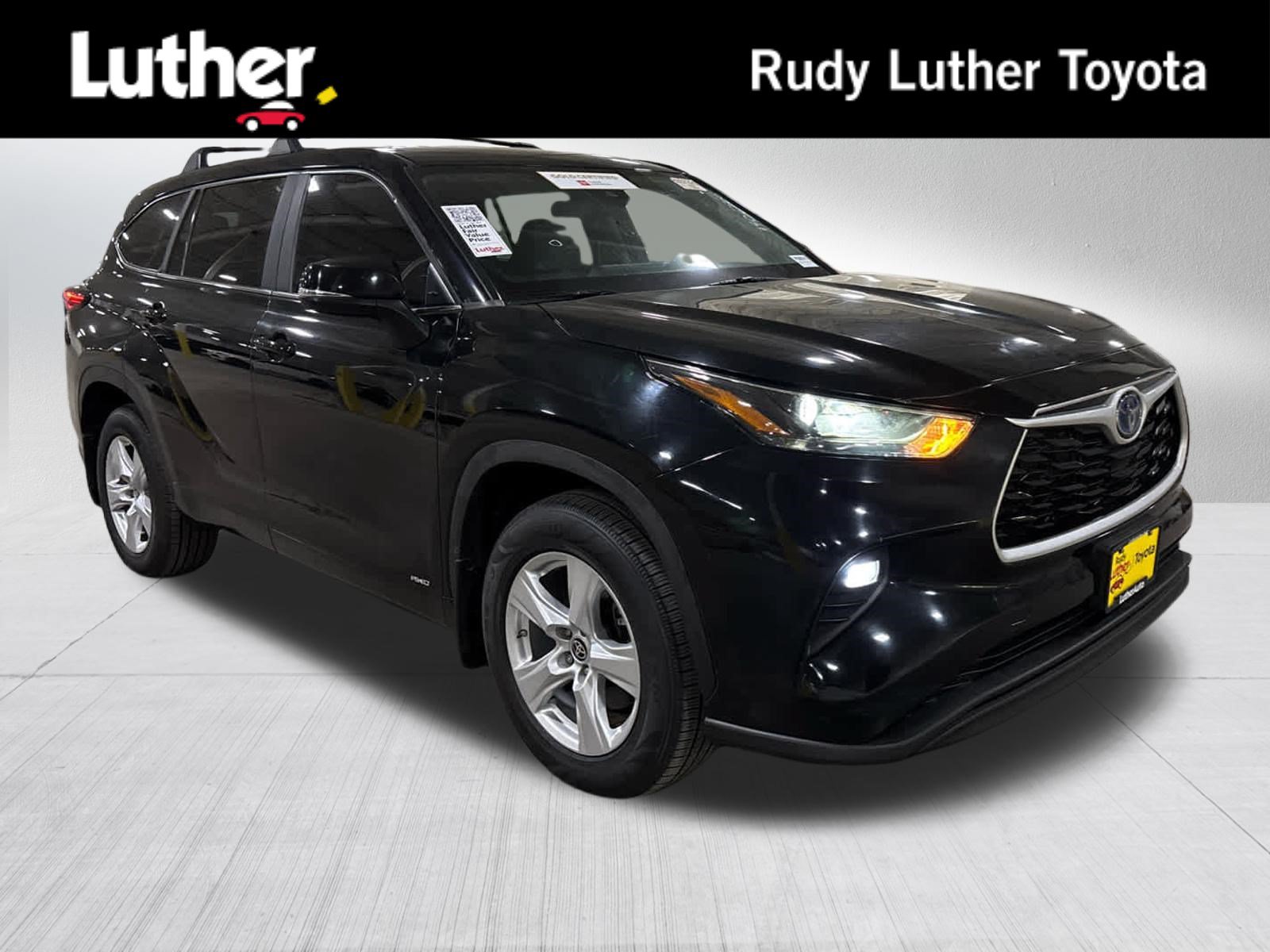 Used 2023 Toyota Highlander LE
