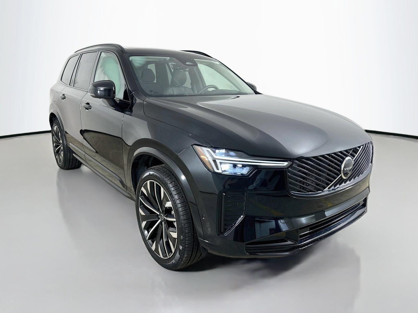 Used 2026 Volvo XC90 B6 Ultra AWD/4WD image 3
