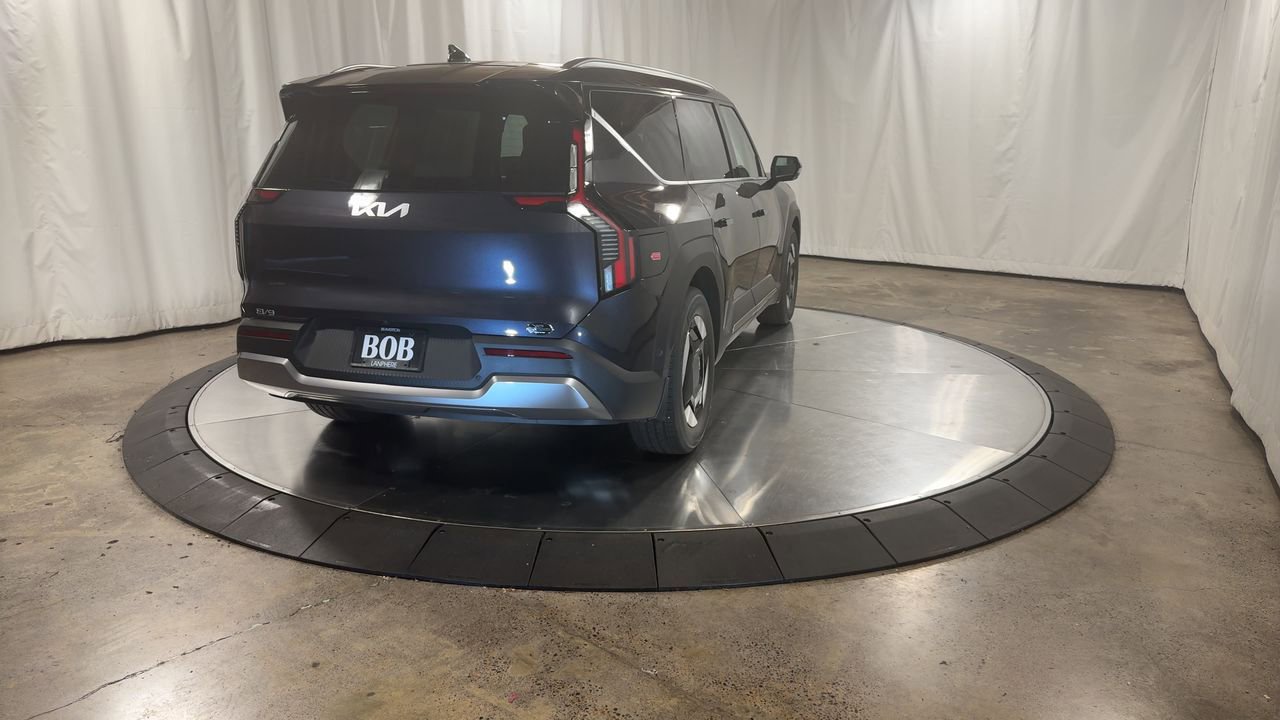 New 2026 Kia EV9 Wind image 9