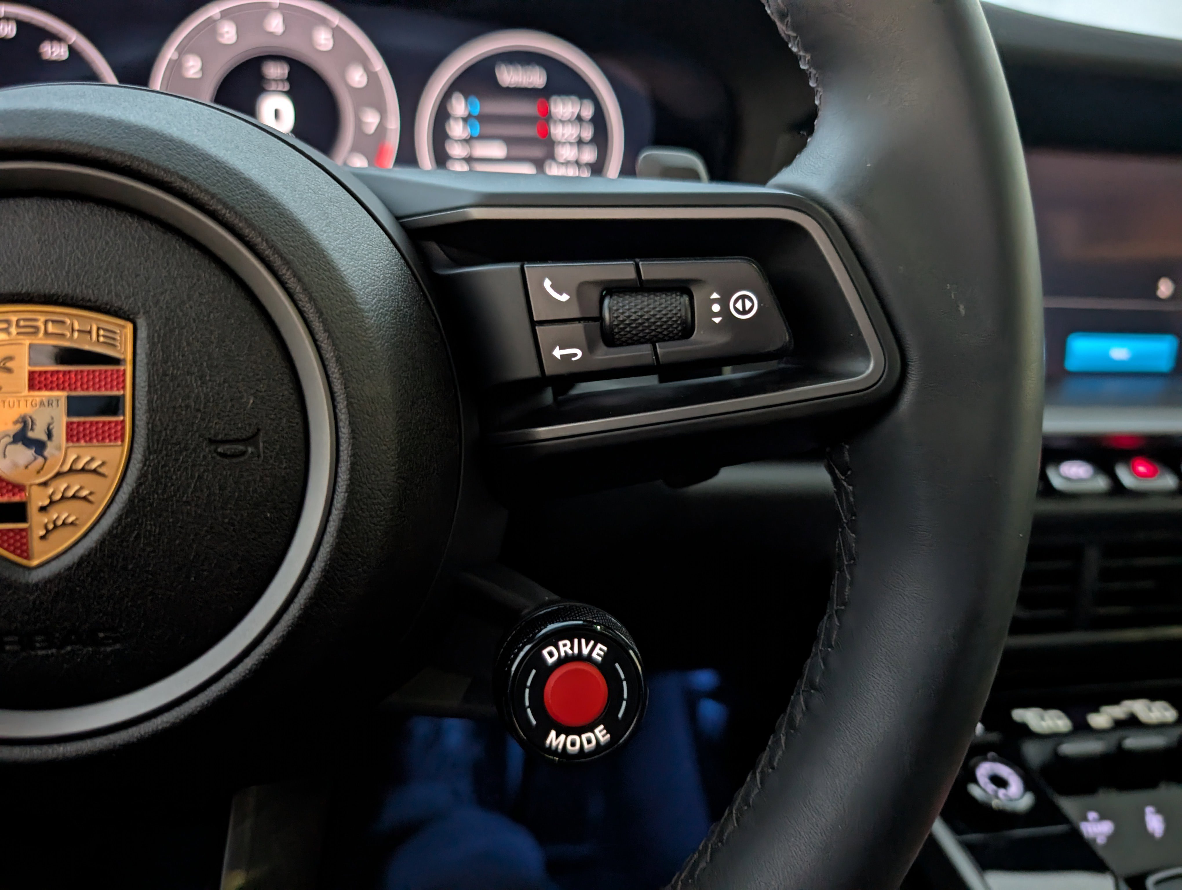 Certified 2025 Porsche 911 Carrera image 36