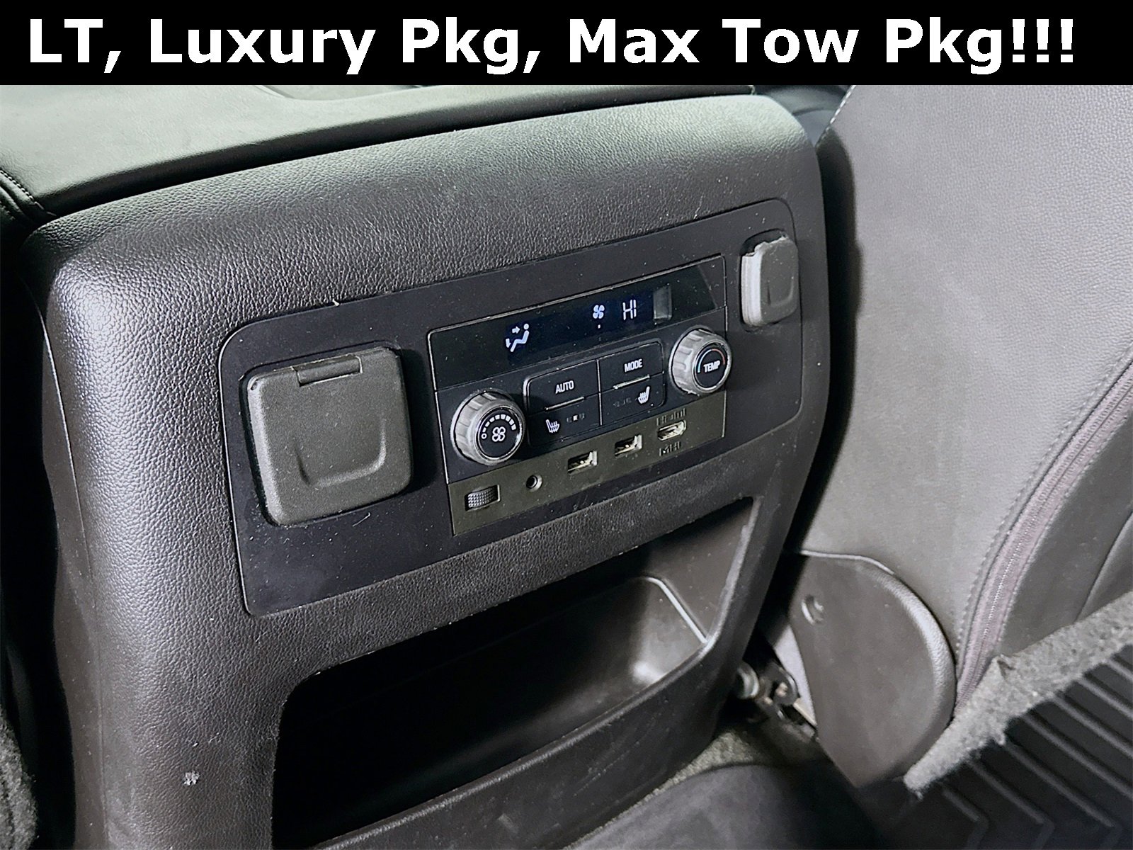 Used 2018 Chevrolet Suburban LT image 29