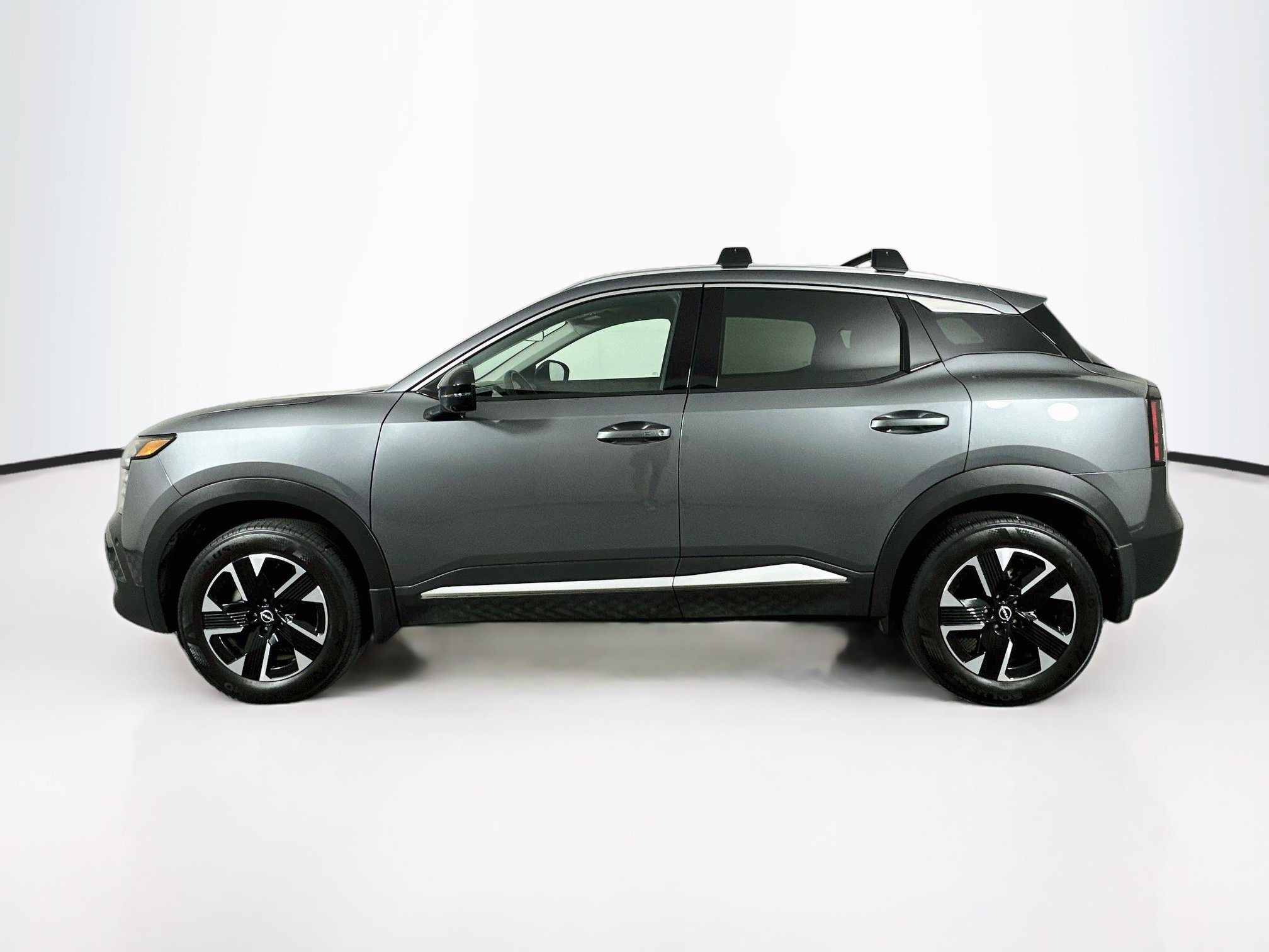Used 2026 Nissan Kicks SR FWD image 4