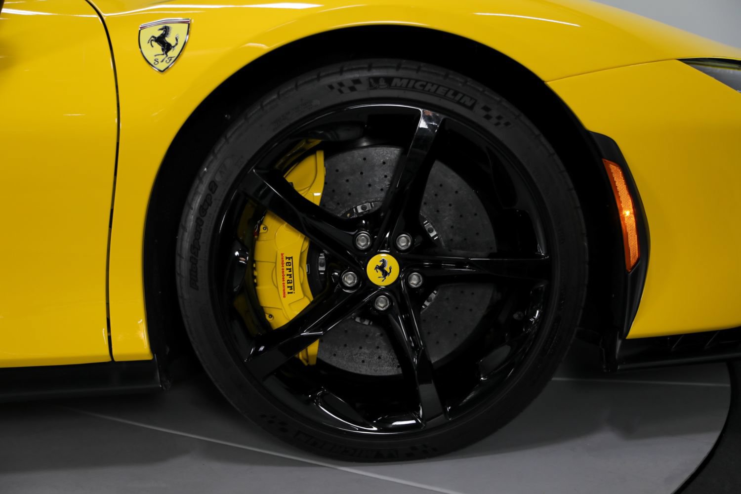 Used 2025 Ferrari SF90 Spider AWD/4WD image 32