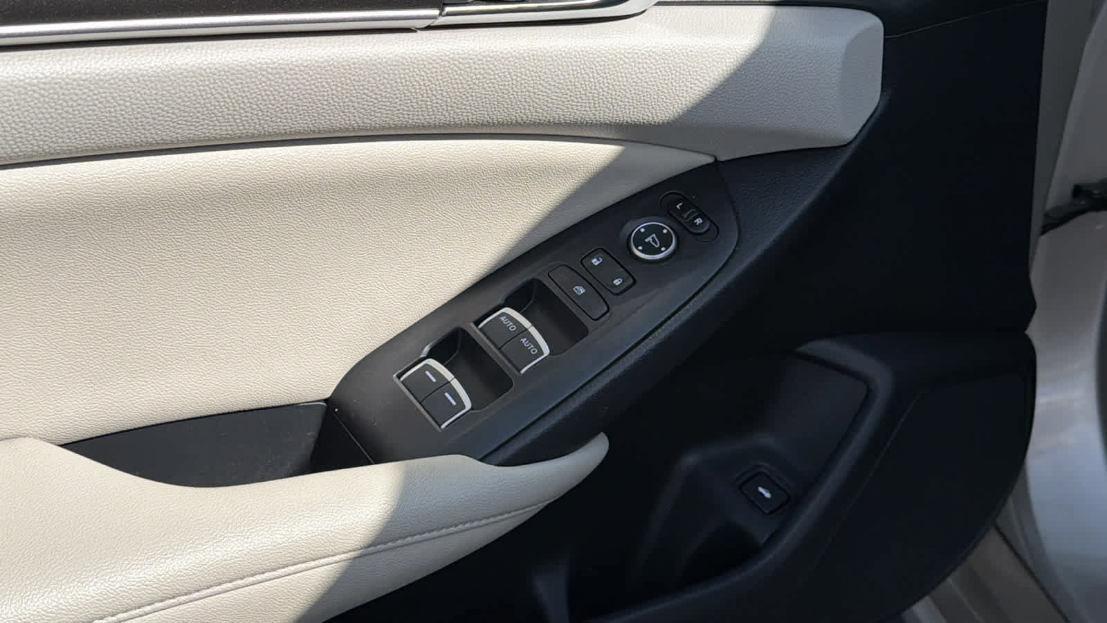 Used 2019 Honda Accord LX image 22