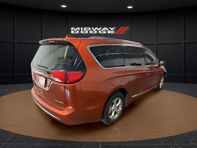 Used 2018 Chrysler Pacifica Touring-L FWD image 8