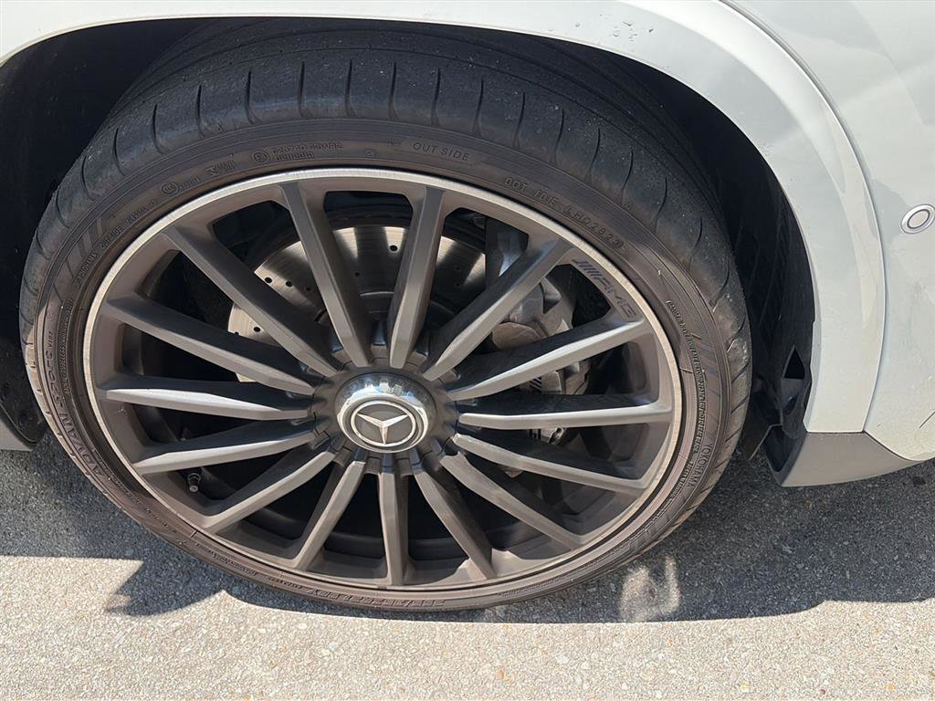 Used 2025 Mercedes-Benz GLA 35 AMG 4MATIC image 12
