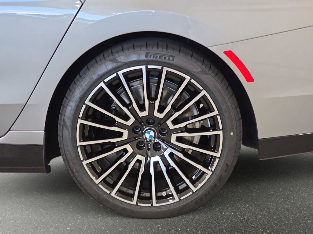 New 2026 BMW 750e xDrive w/ Premium Package image 24