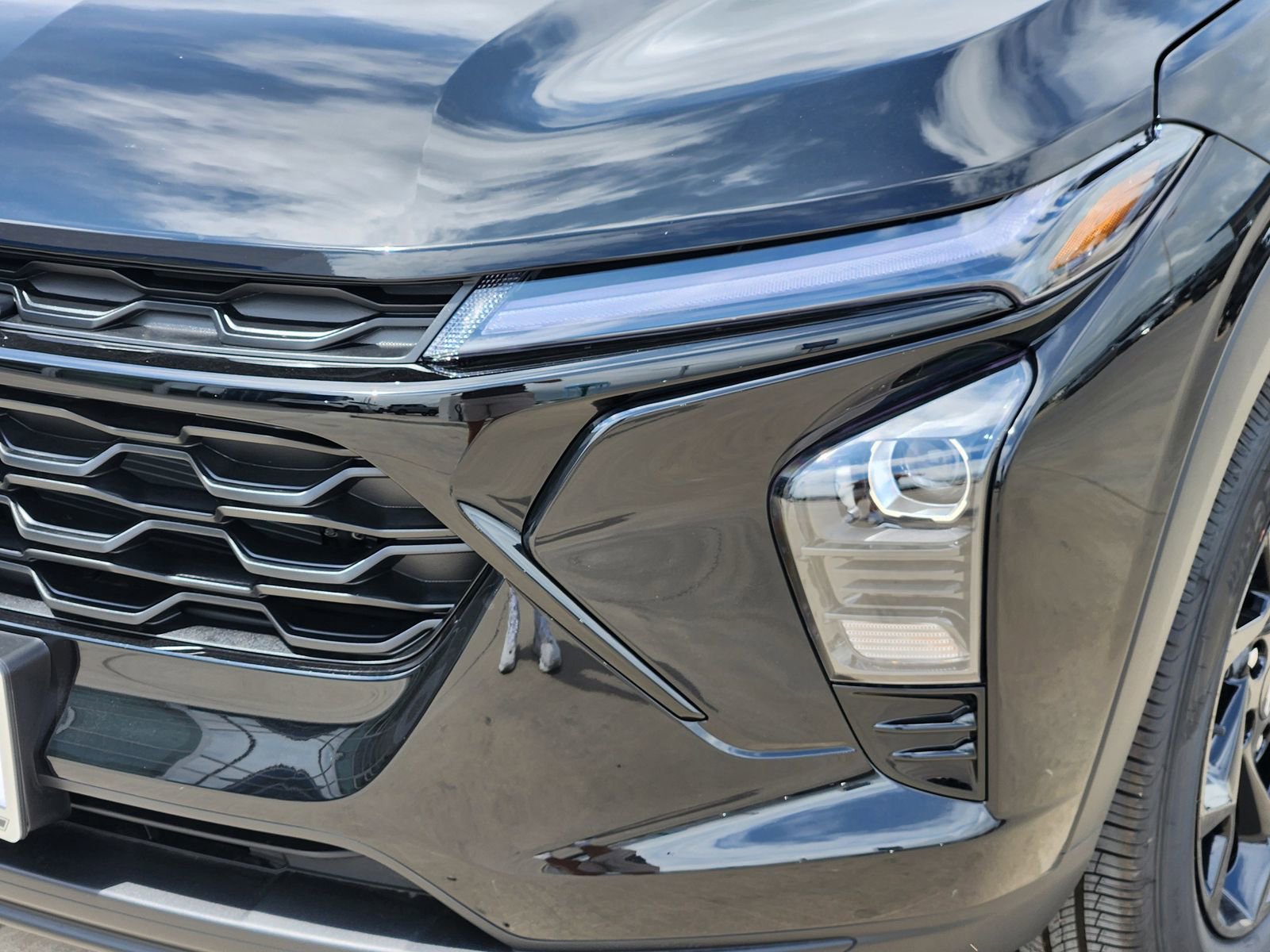 New 2026 Chevrolet Trax LT w/ Driver Confidence Package FWD image 9