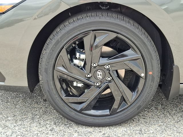 New 2026 Hyundai Elantra Sport FWD image 18