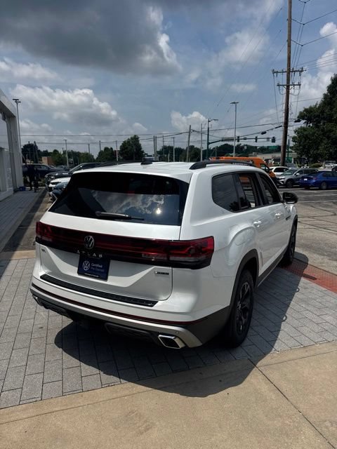 Used 2024 Volkswagen Atlas Peak Edition SEL AWD/4WD image 6