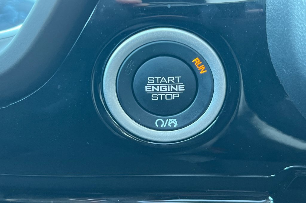 Used 2025 RAM 1500 Laramie image 19